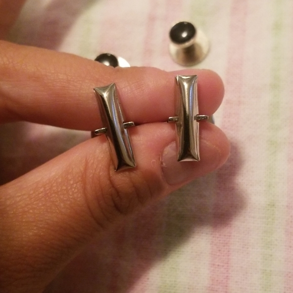 Black Circular Enamel Silver Studs & Cufflinks Set - Picture 6 of 8